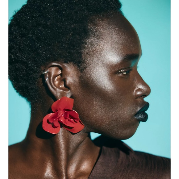 ZARA RED RAISED FLOWER EARRINGS NWT - Picture 2 of 4